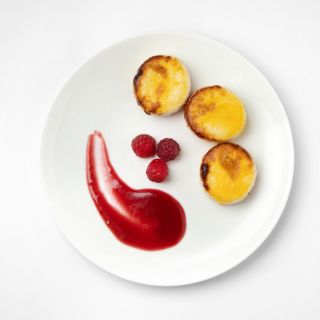 Сырники с малиновым вареньем